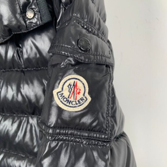 CW0321 Moncler Black Down Puffer Jacket With Hood & Zipper Pockets For Cold Weat - Picture 5 of 8